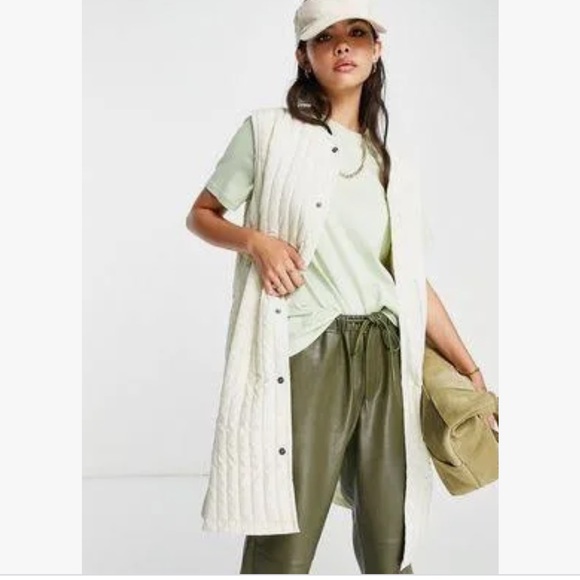 Rains Jackets & Blazers - Rains long quilted liner vest wear aline or with long rain coat. Sleek Size M 🎄